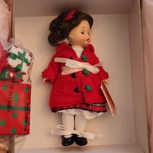 NWT Madame Alexander All Wrapped Up Christmas Holiday Collectible Doll